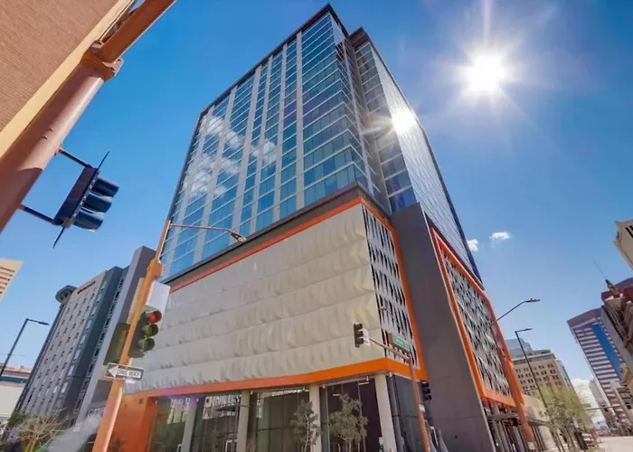 Apartment Boulevard Downtown Highrise Stu Sky Pool Parking Gym 15 *