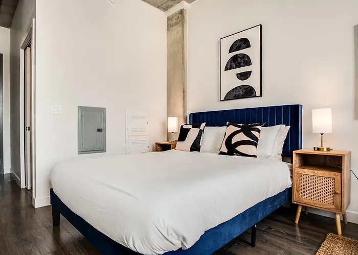 Apartment Boulevard Downtown Highrise Stu Sky Pool Parking Gym 15