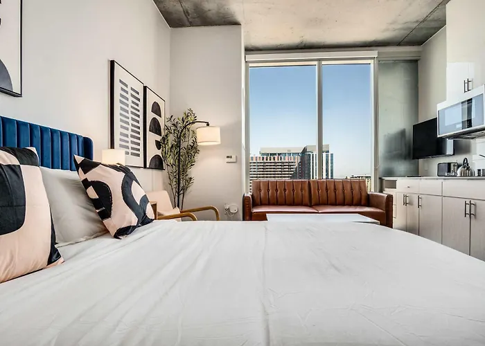 Boulevard Downtown Highrise Stu Sky Pool Parking Gym 15 *